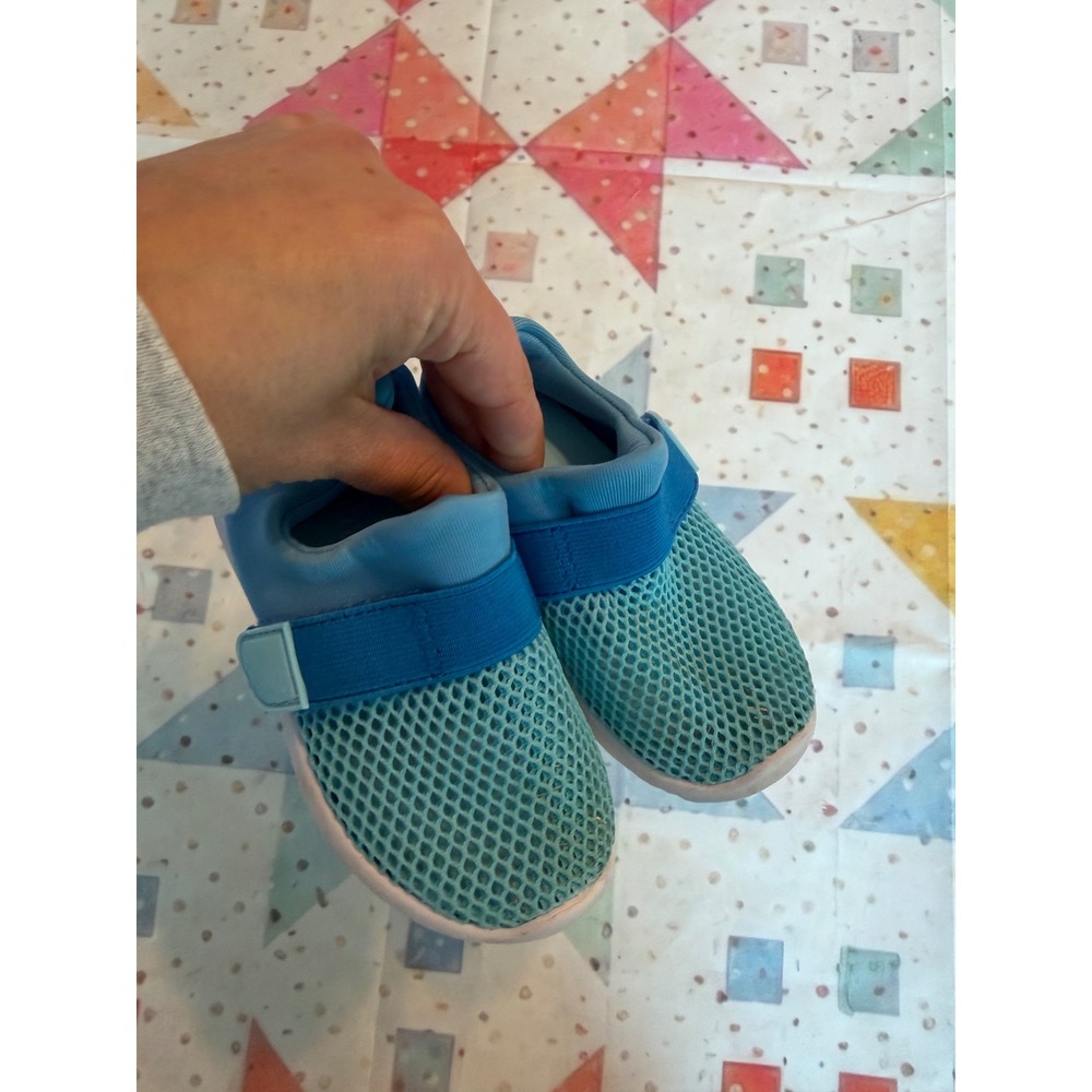 Cat & Jack Toddler Blue Mesh Water Shoes Aqua Socks Size 6